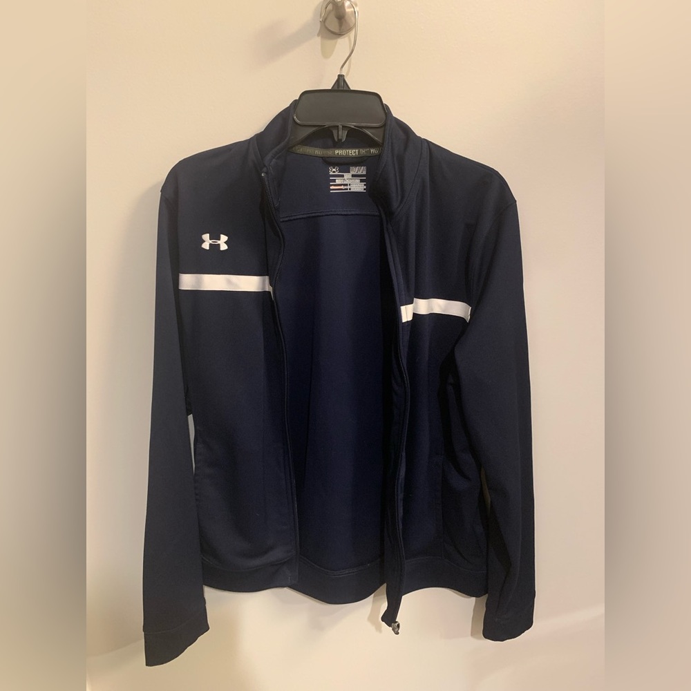 Medium Under Armour Sweatshirt